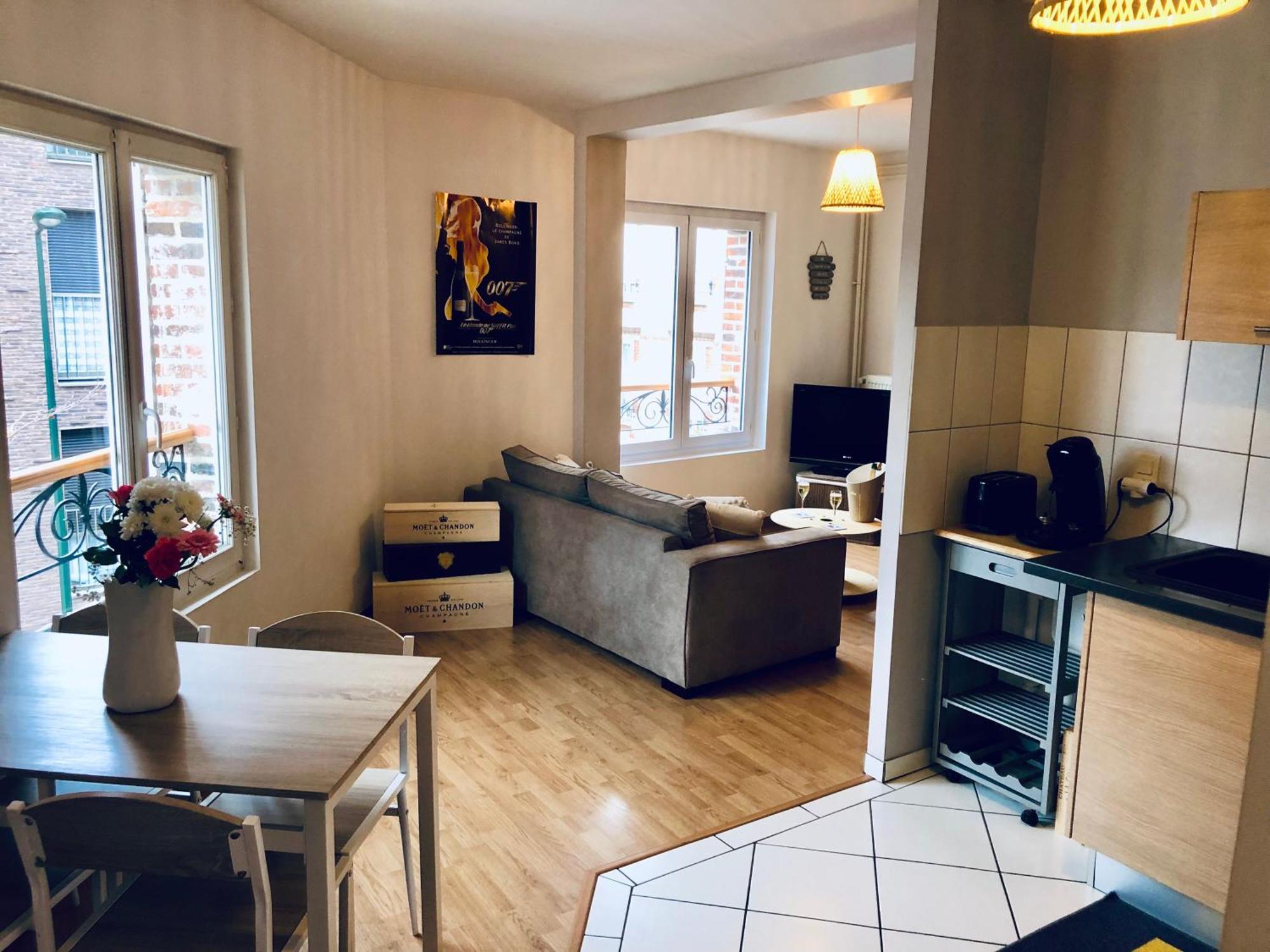 Logement Centre Ville D'Epernay Avec Parking Prive Екстер'єр фото
