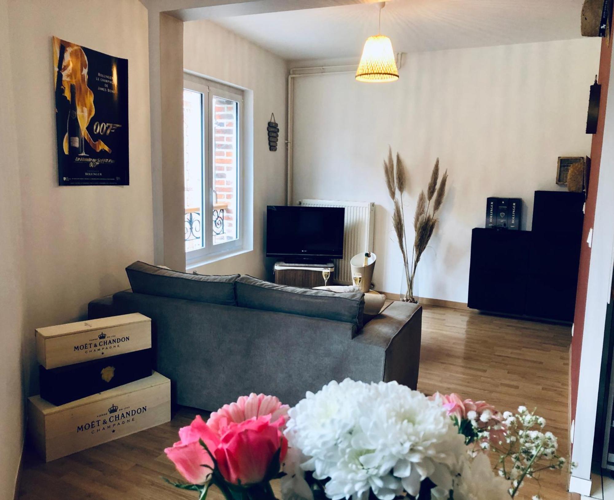 Logement Centre Ville D'Epernay Avec Parking Prive Екстер'єр фото